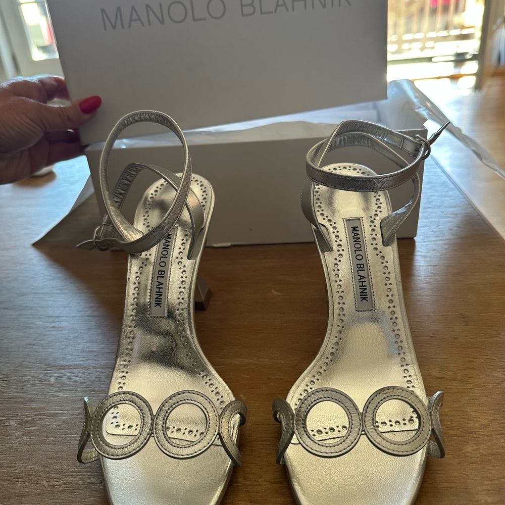 BRAND NEW Manolo Blahnik Metallic Silver Sandals